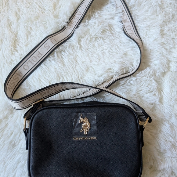 U.S. Polo Assn. Classic Zip Metallic Crossbody Bag - Black - Picture 6 of 11